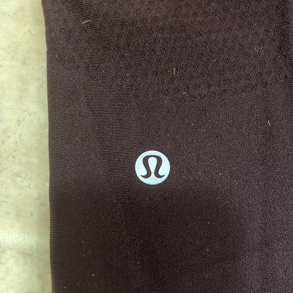 Lululemon dark burgundy tights size 4 - Picture 11 of 12